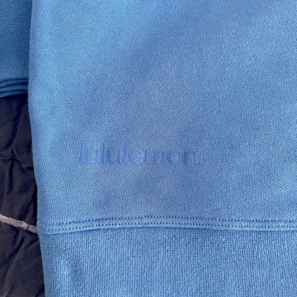 🦄 Lululemon Perfectly oversized graphic crew in Blue Nile sz 4 - Picture 3 of 3